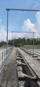 Повышенные железнодорожные пути